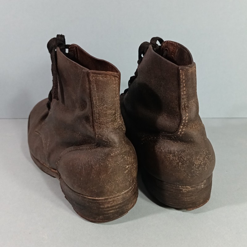 BRODEQUINS TROUPE CHAUSSURES MILITAIRE CLOUTES MODELE 1941 TOUTES ARMES TAILLE 42/43